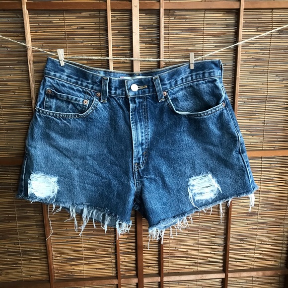 Vintage Levi’s 505 distressed denim shorts - Picture 1 of 6